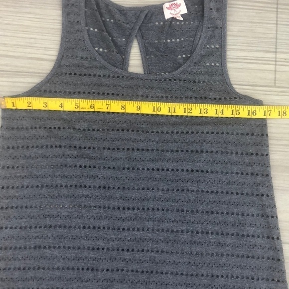 Keyhole tank top Size Small - Picture 10 of 10